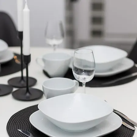 Air-conditioned With Balcony & Parking By The Park In By Renters Prestige