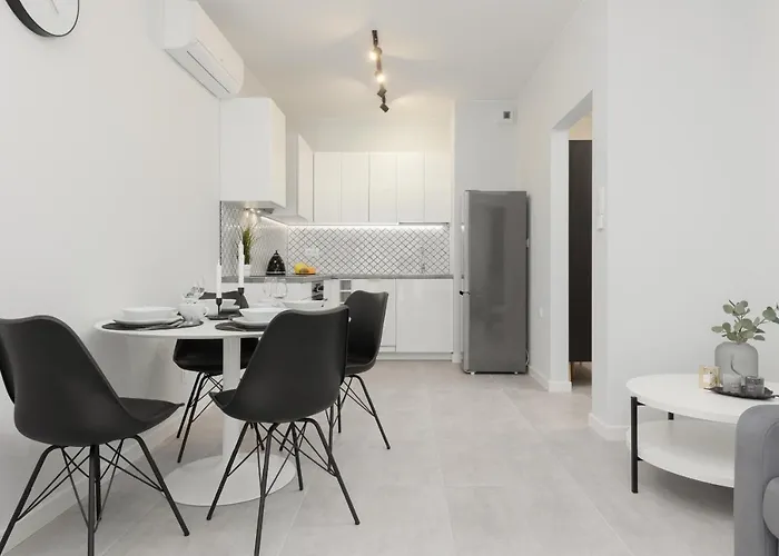 With Balcony By The Park In By Renters Prestige * Łódź