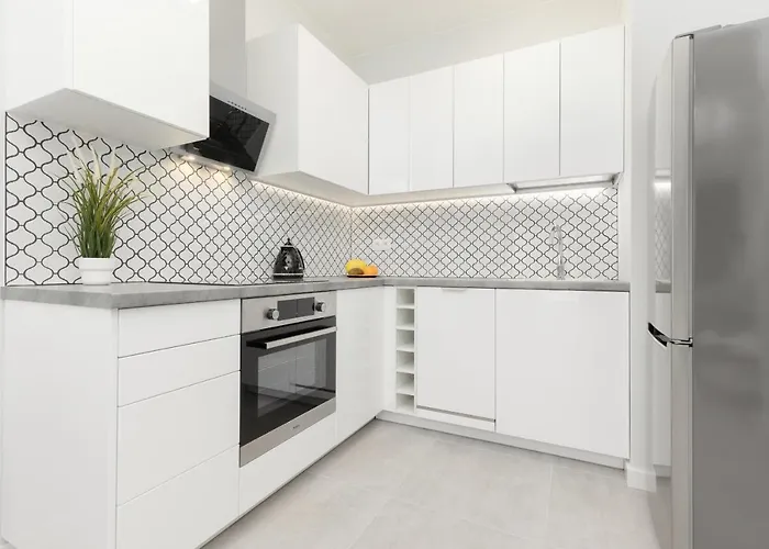 Apartamento With Balcony By The Park In By Renters Prestige *