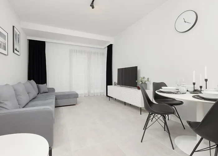 With Balcony By The Park In By Renters Prestige