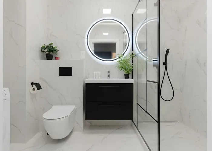 Apartamento With Balcony By The Park In By Renters Prestige