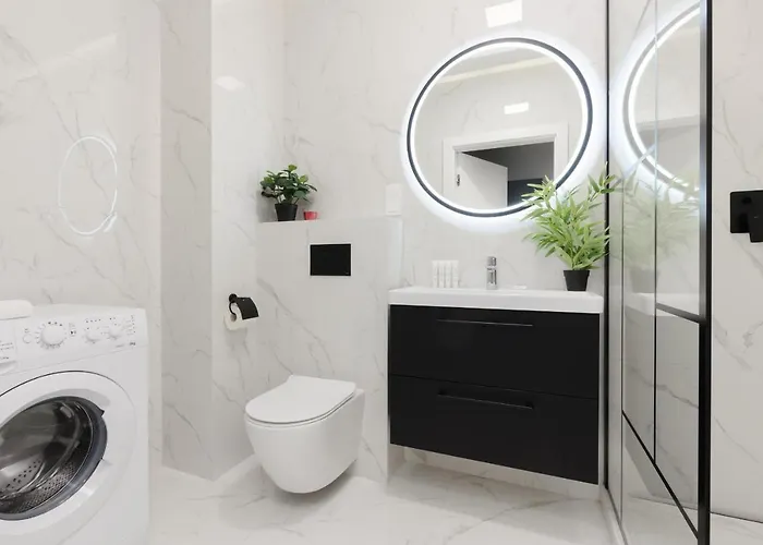 With Balcony By The Park In By Renters Prestige * Łódź